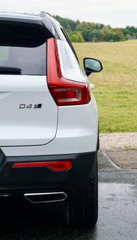 VOLVO XC40