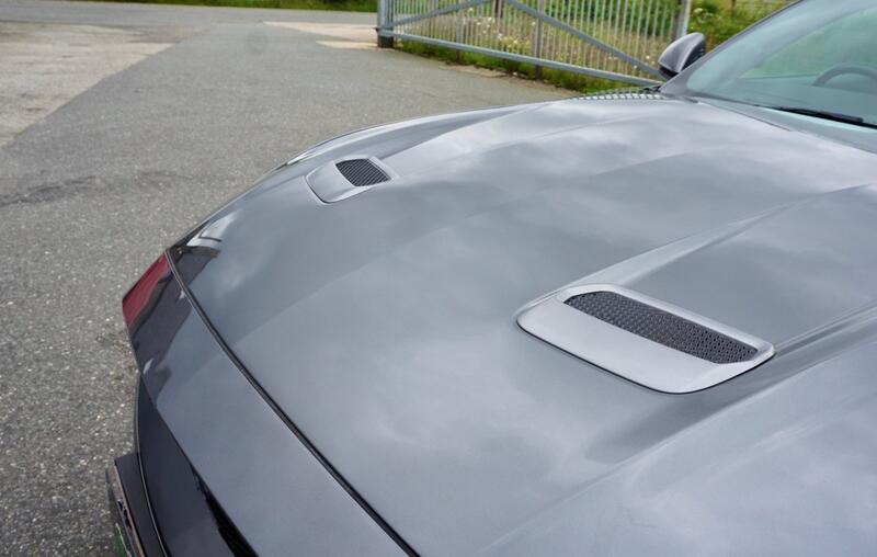 FORD MUSTANG