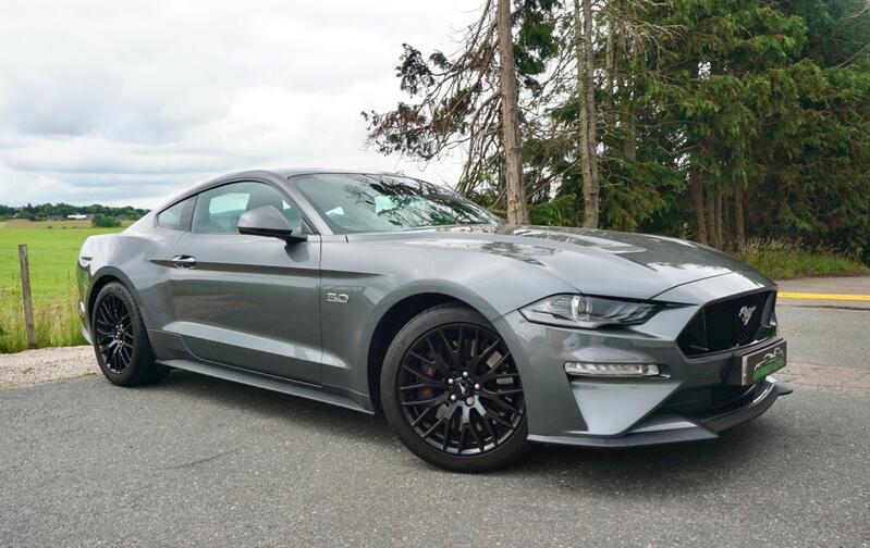 FORD MUSTANG