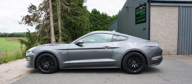 FORD MUSTANG