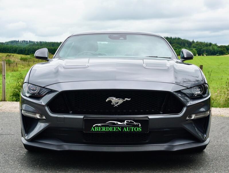 FORD MUSTANG