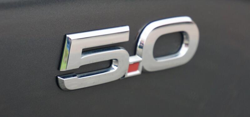 FORD MUSTANG