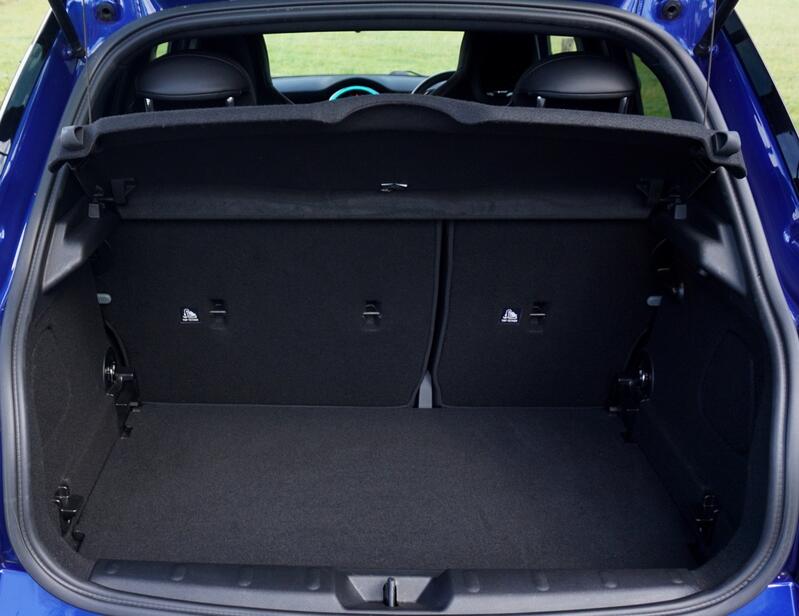 MINI HATCH