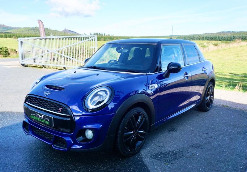 MINI HATCH