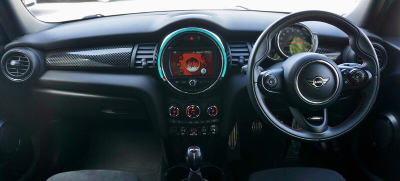 MINI HATCH