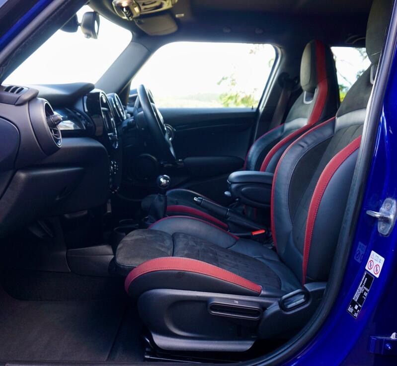 MINI HATCH