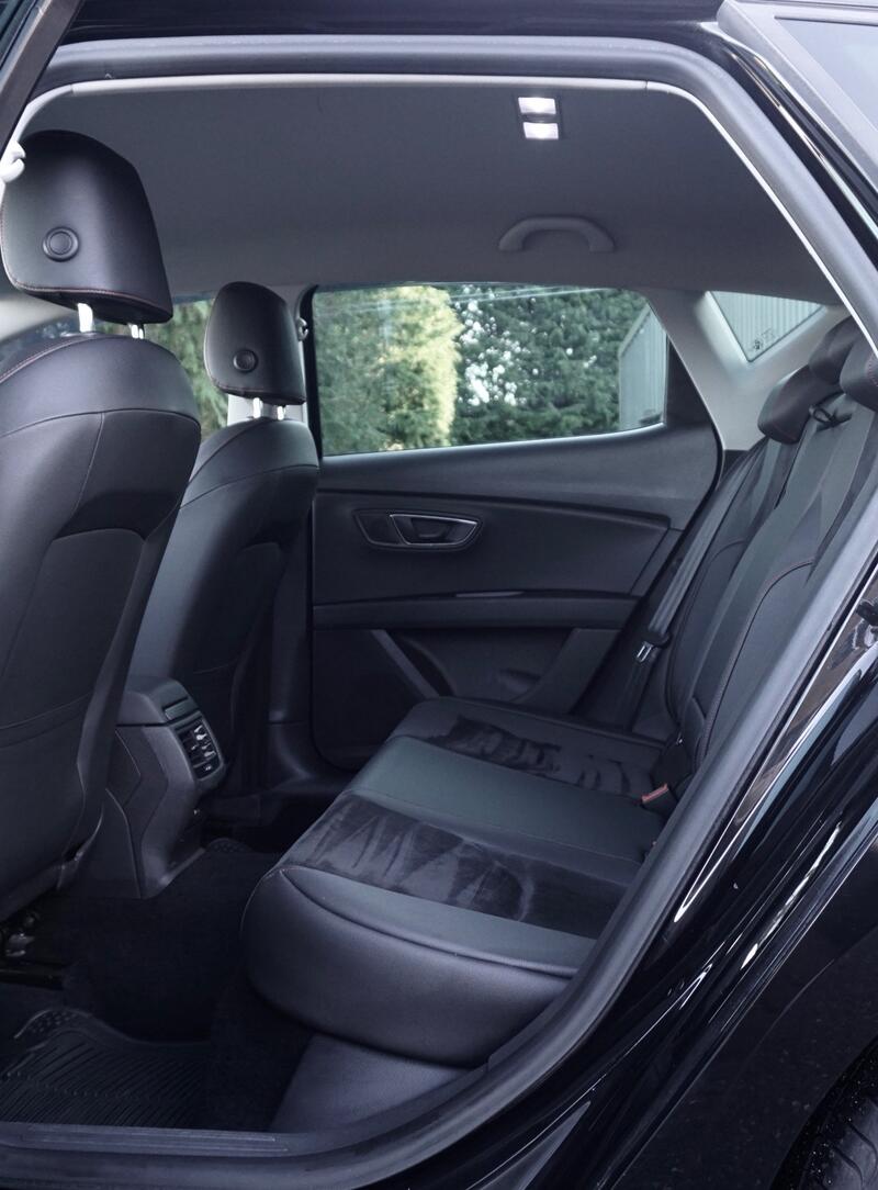 SEAT LEON