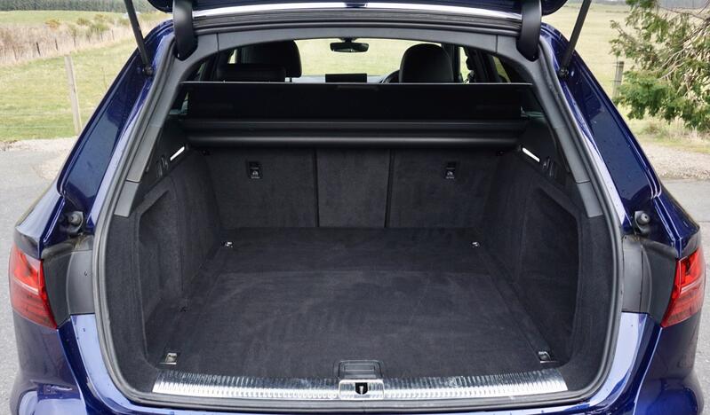 AUDI A4 AVANT