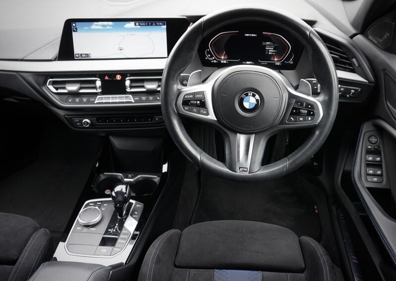 BMW 1 SERIES