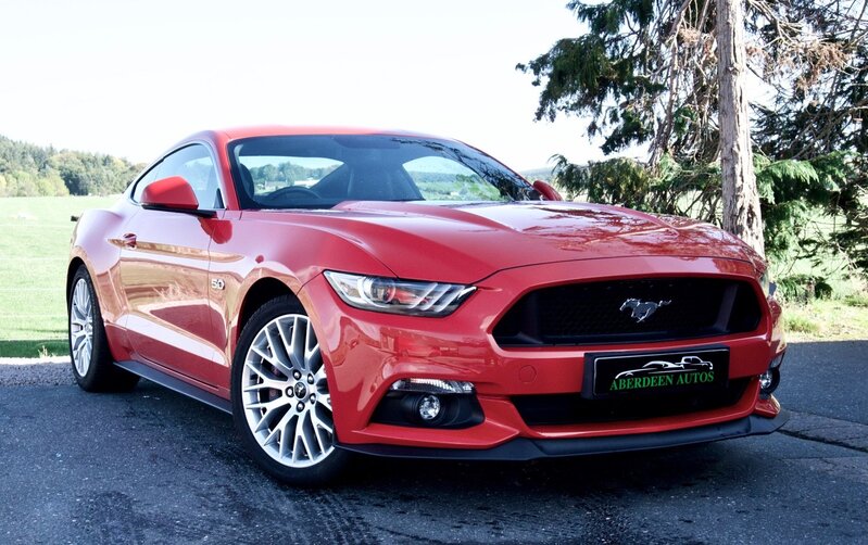 FORD MUSTANG